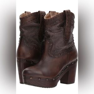 ARIAT Women's Memphis Western Boot